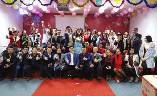2017天機(jī)電磁離合器廠家年會(huì)合影圖片 2017天機(jī)電磁離合器廠家年會(huì)合影圖片